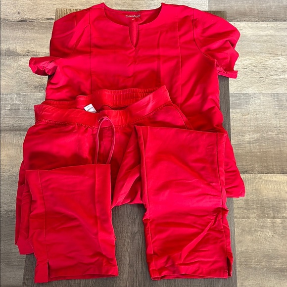 Mandala Scrub Set - Picture 1 of 1